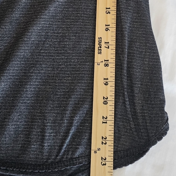 Lululemon 105 F Laser Cut Razorback Singlet Tank Heathered Black/Gray Striped. - Picture 4 of 5